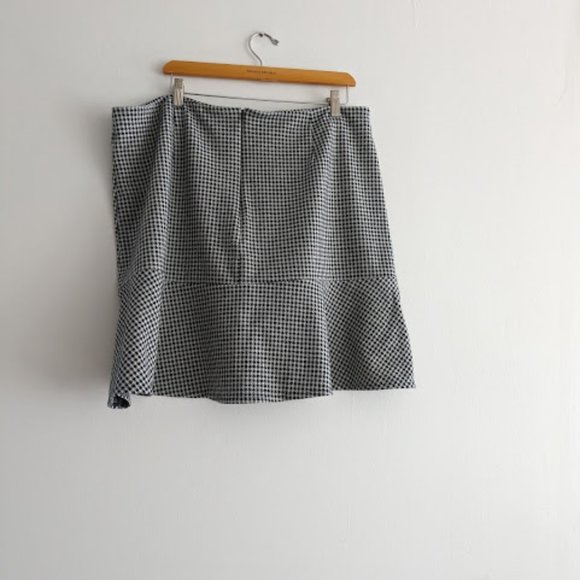 Gap Cream and Black Houndstooth Skirt Size 20 - Picture 5 of 8